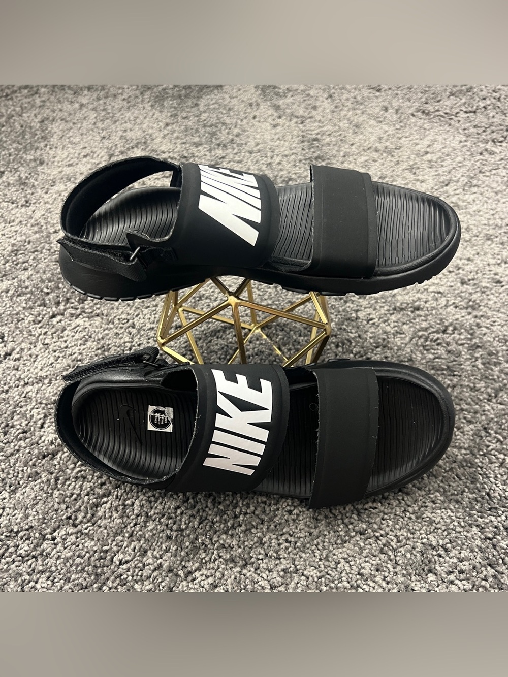 Nike Tanjun Sandals Women's Size 8 Black White Ankle Strap Open Toe 882694-001